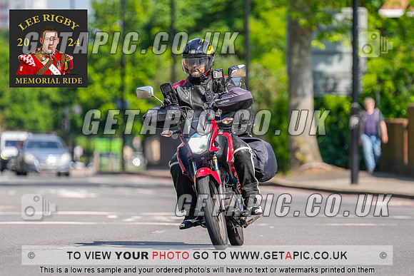 MW2405-4624-C_LOGO_ON_PHOTO