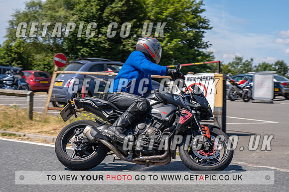 RS2207_9868